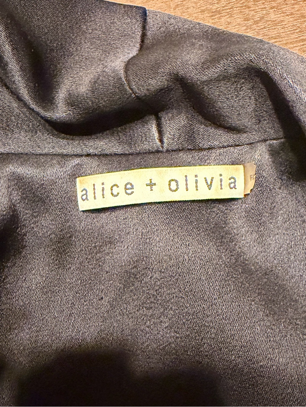 Alice + Olivia Black Velvet Evening Statement Jacket Shawl Satin Collar Size 8 - Picture 8 of 16
